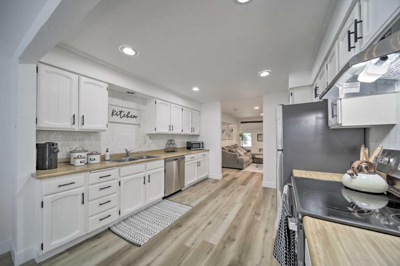 Bright And Airy Liberty Lake Abode With Backyard! Exterior photo