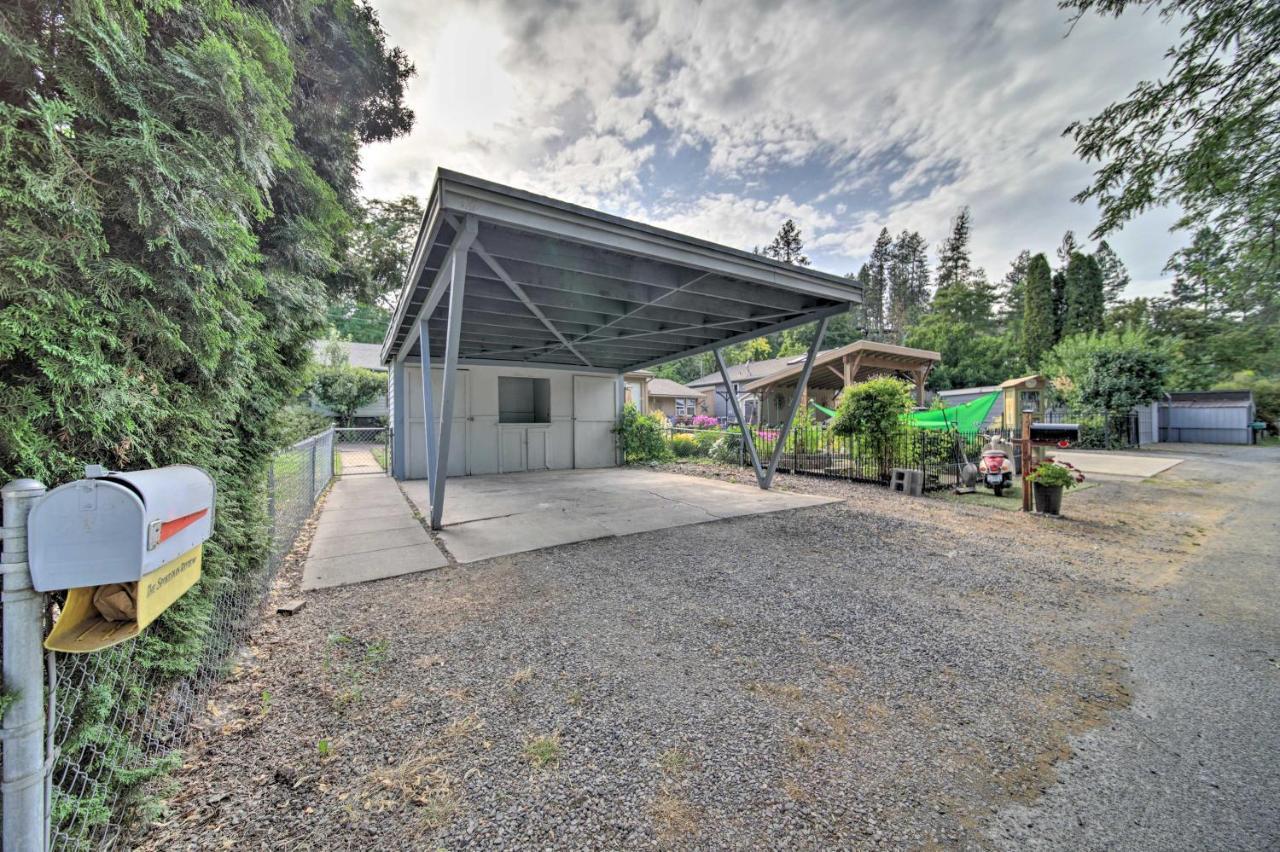 Bright And Airy Liberty Lake Abode With Backyard! Exterior photo