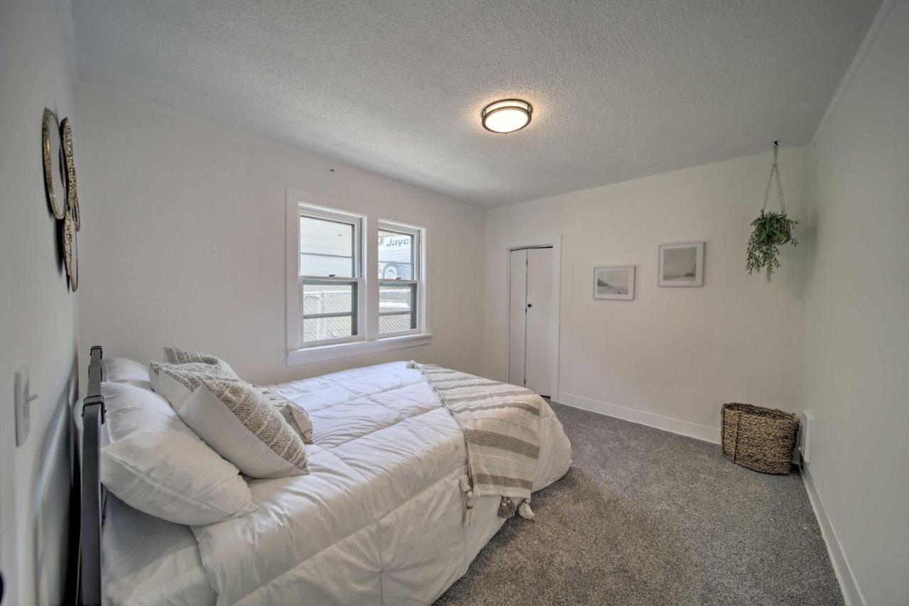 Bright And Airy Liberty Lake Abode With Backyard! Exterior photo