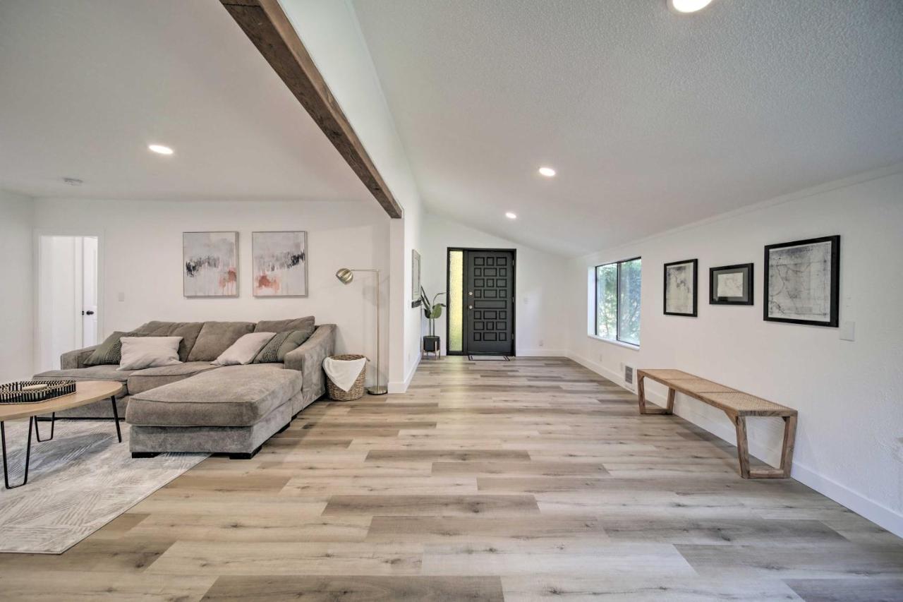 Bright And Airy Liberty Lake Abode With Backyard! Exterior photo